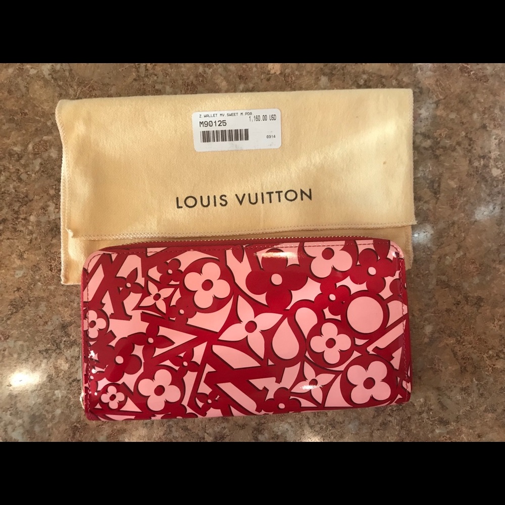 Louis Vuitton Zippy Wallet PDA
